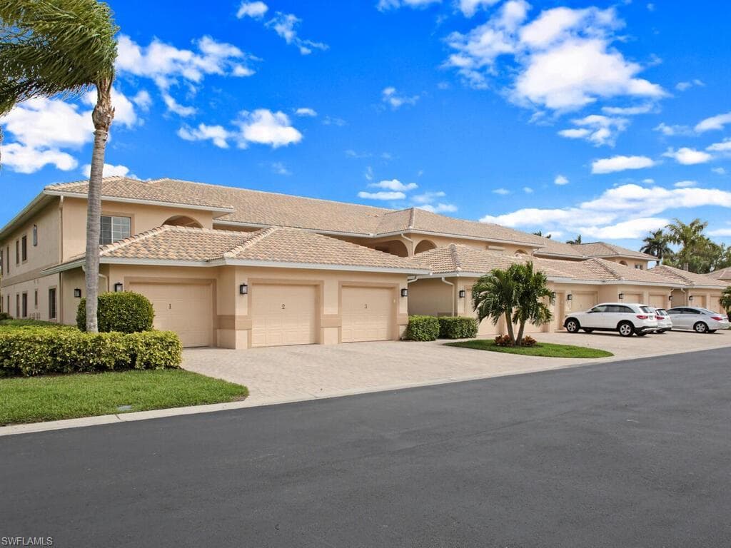 9128 Michael CIR 9-902 NAPLES, FL 34113