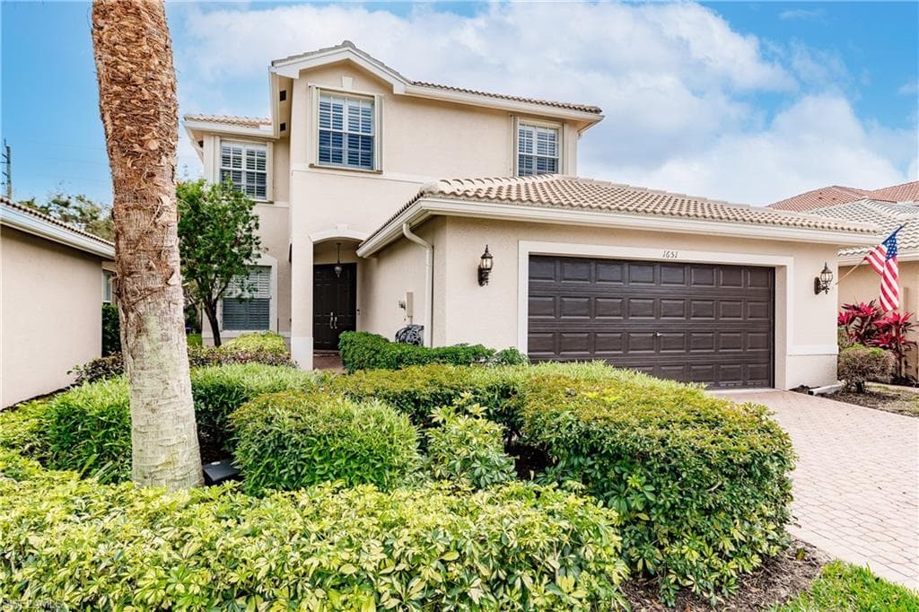 1651 Triangle Palm TER NAPLES, FL 34119