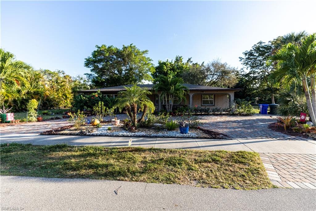 1338 Bradford RD FORT MYERS, FL 33901