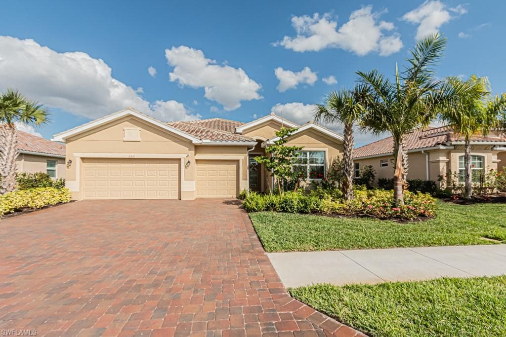 2231 Vermont LN NAPLES, FL 34120