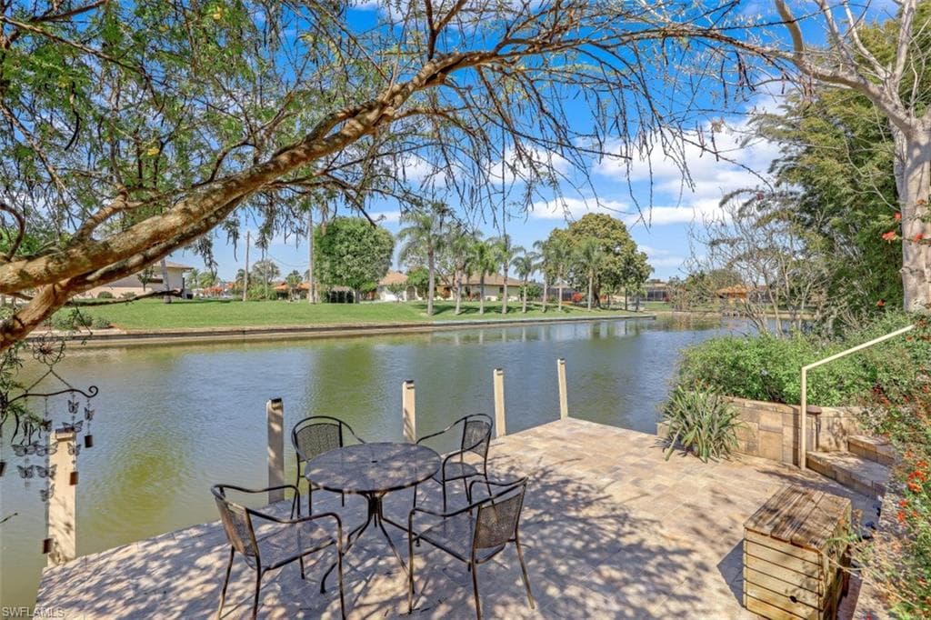 204 SE 20th PL CAPE CORAL, FL 33990
