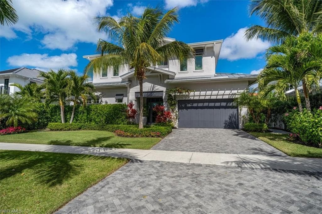 473 1ST AVE S NAPLES, FL 34102