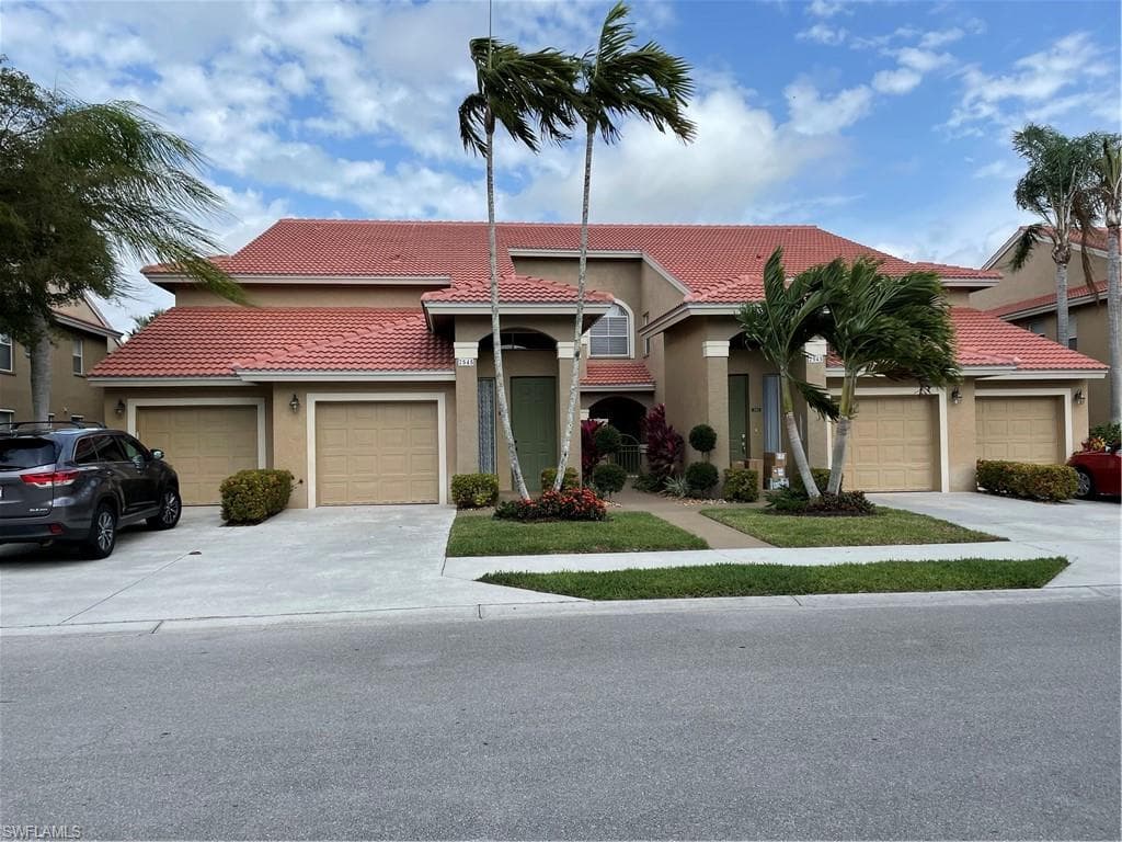 2545 Aspen Creek LN 202 NAPLES, FL 34119