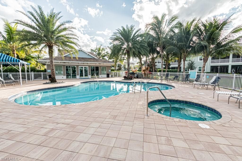 2281 Priory LN 1207 NAPLES, FL 34120