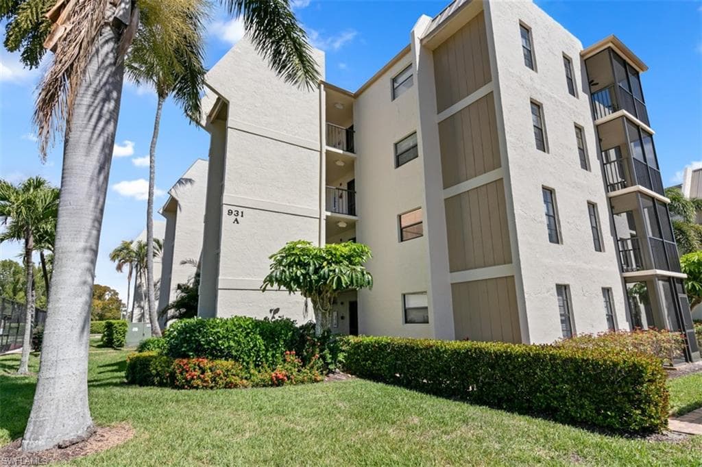 931 Collier CT A203 MARCO ISLAND, FL 34145
