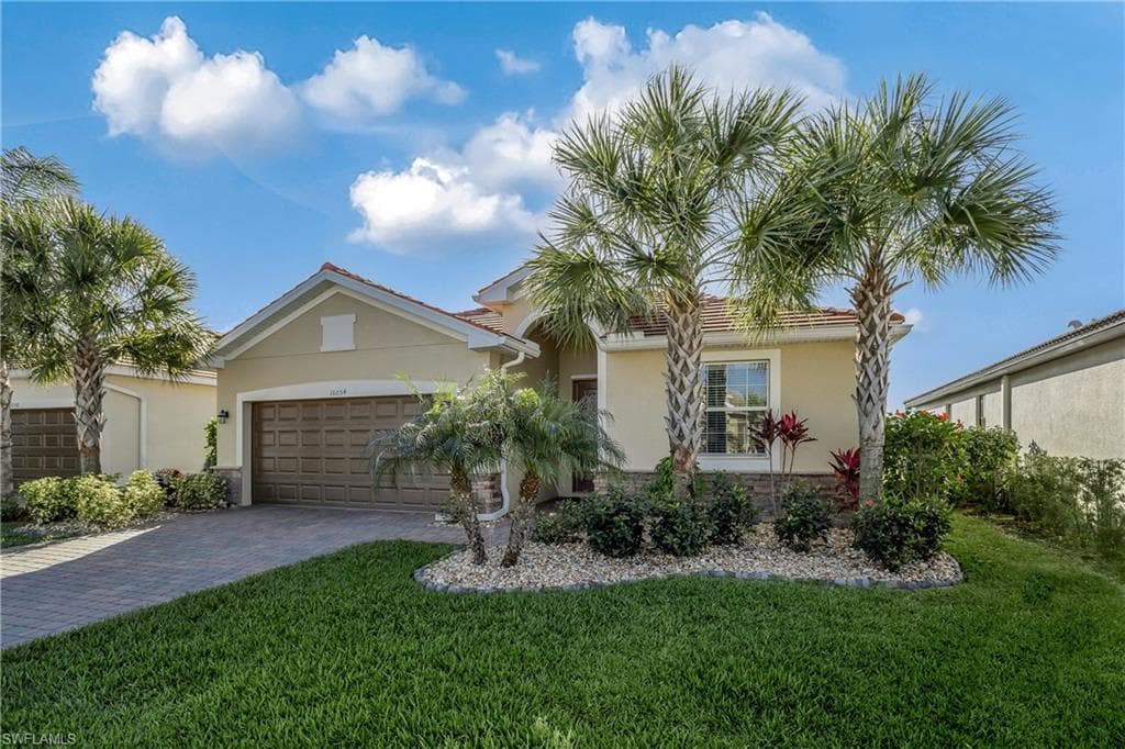16054 Mistflower DR ALVA, FL 33920