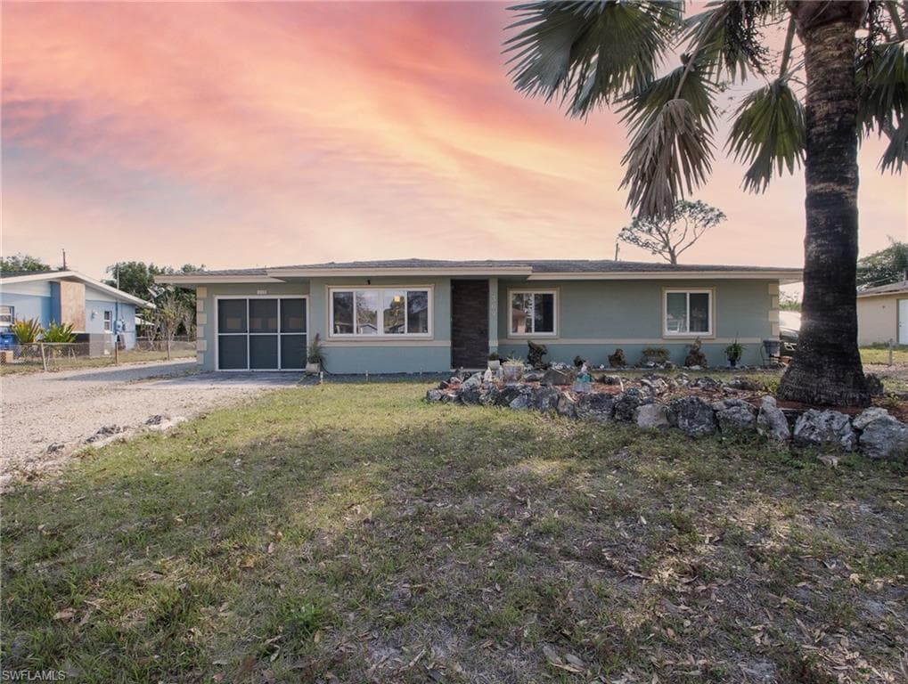 369 Lorraine DR FORT MYERS, FL 33905
