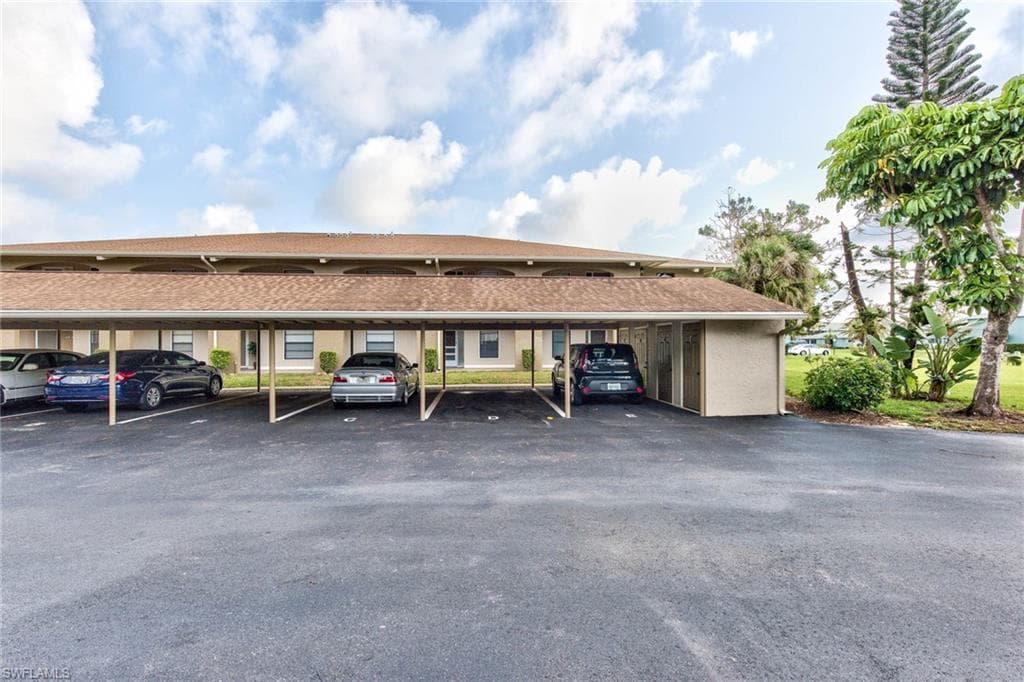 131 Cypress WAY E NAPLES, FL 34110