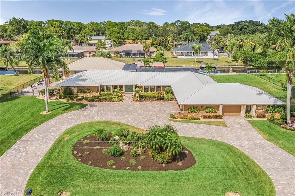1838 Whitecap CIR NORTH FORT MYERS, FL 33903