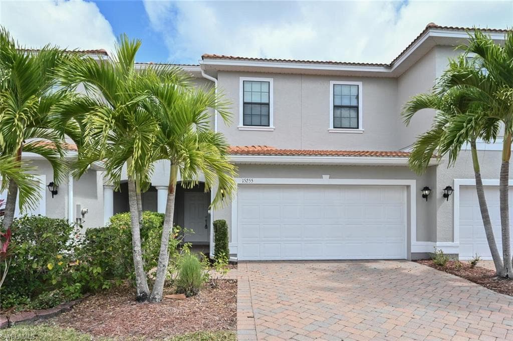 15255 SUMMIT PLACE CIR NAPLES, FL 34119