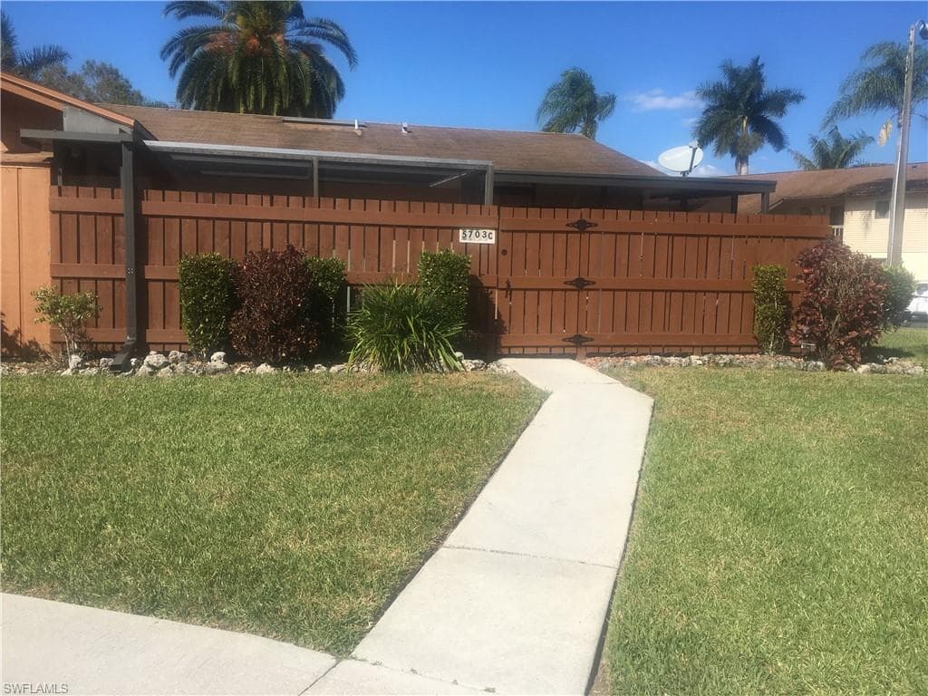 5703 Foxlake DR 3 NORTH FORT MYERS, FL 33917