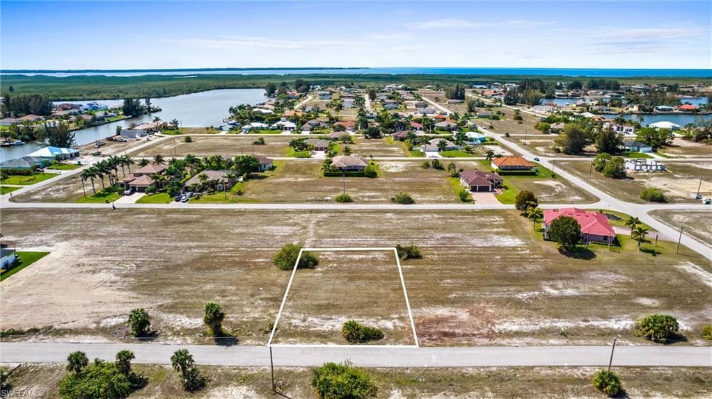 2720 NW 41st AVE CAPE CORAL, FL 33993