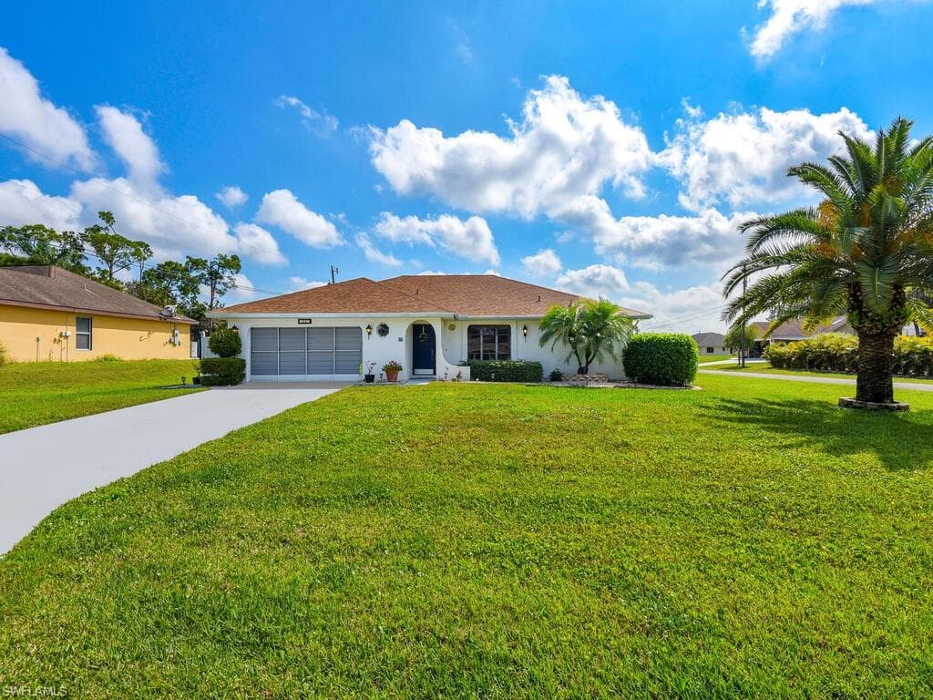 34 Duval AVE LEHIGH ACRES, FL 33936