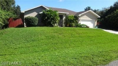 3814 38th ST SW LEHIGH ACRES, FL 33976