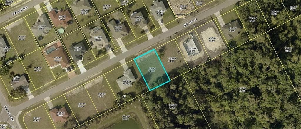 302 NW 1st ST CAPE CORAL, FL 33993