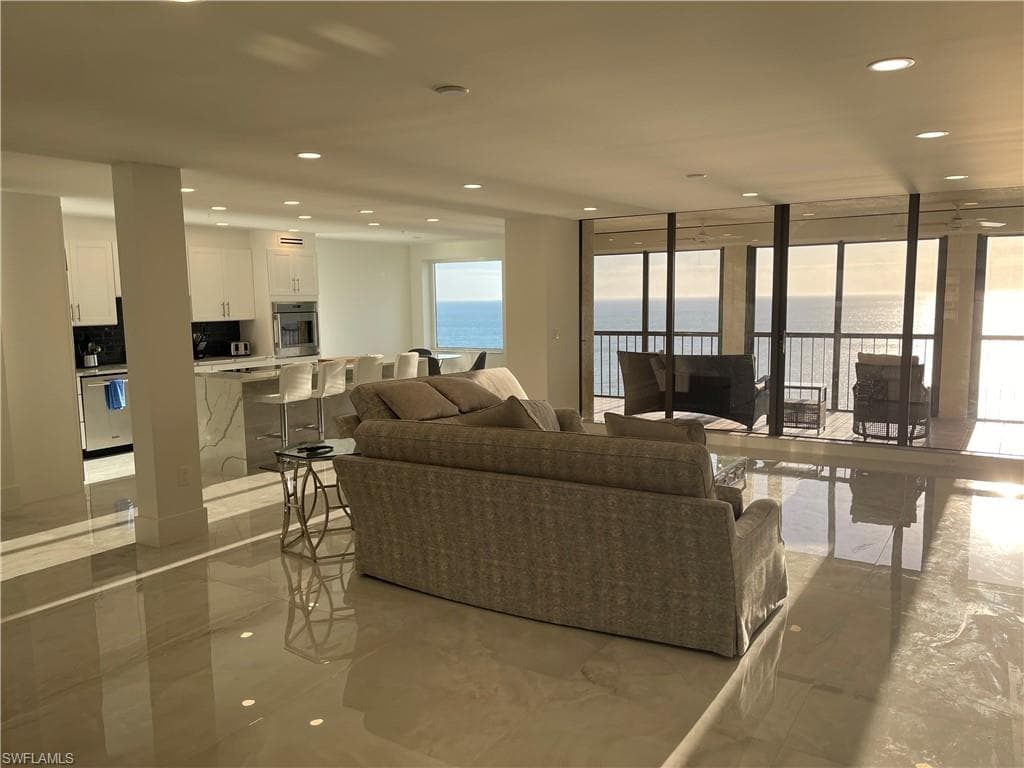 8171 Bay Colony DR 1602 NAPLES, FL 34108
