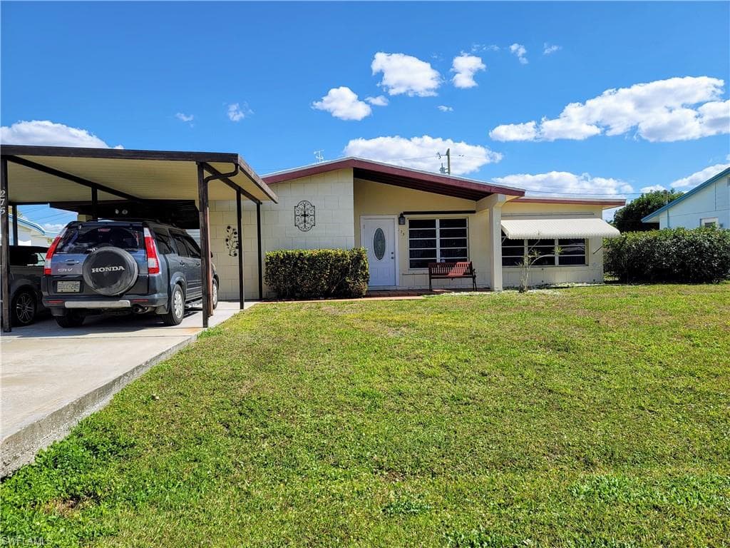 275 Lakeview DR NORTH FORT MYERS, FL 33917