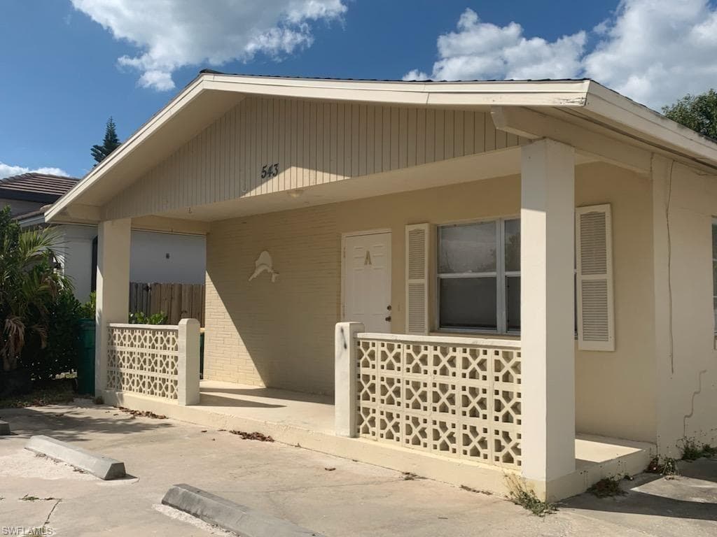 543 109th AVE N NAPLES, FL 34108