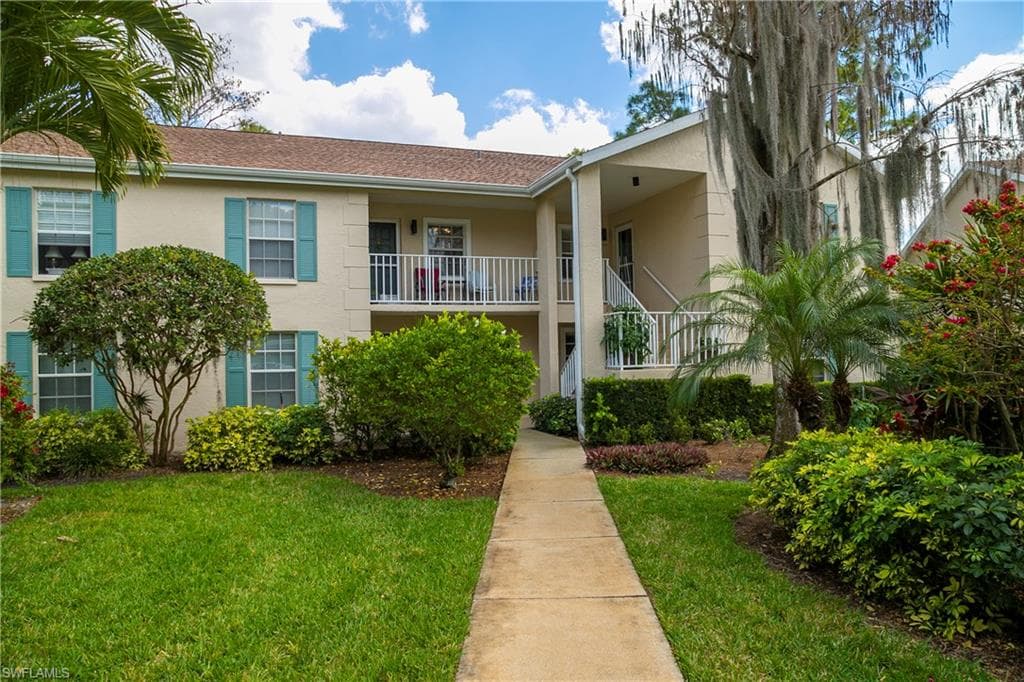 1710 Kings Lake BLVD 4-204 NAPLES, FL 34112