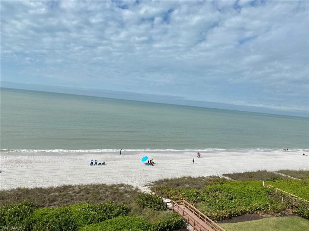 9375 Gulf Shore DR 702 NAPLES, FL 34108