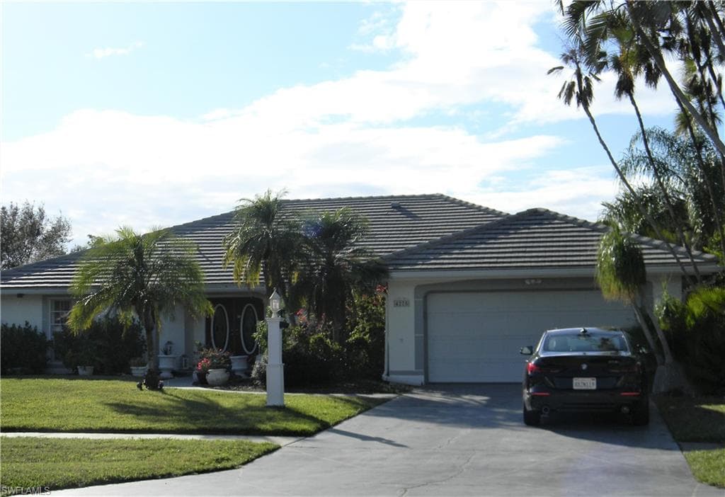 4275 Perth CT NORTH FORT MYERS, FL 33903