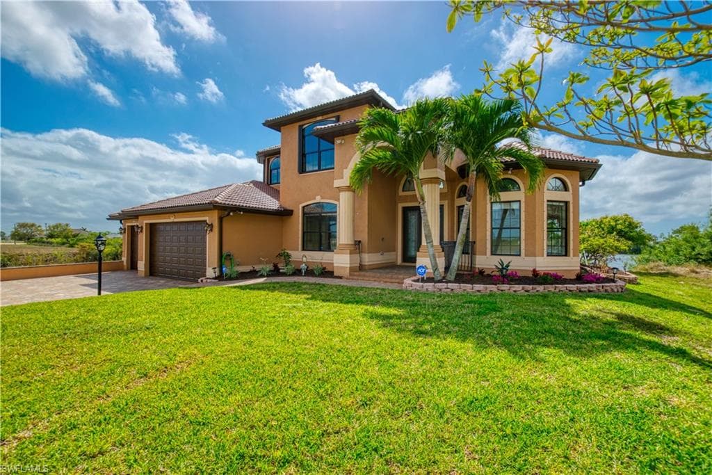 914 Diplomat PKY W CAPE CORAL, FL 33993