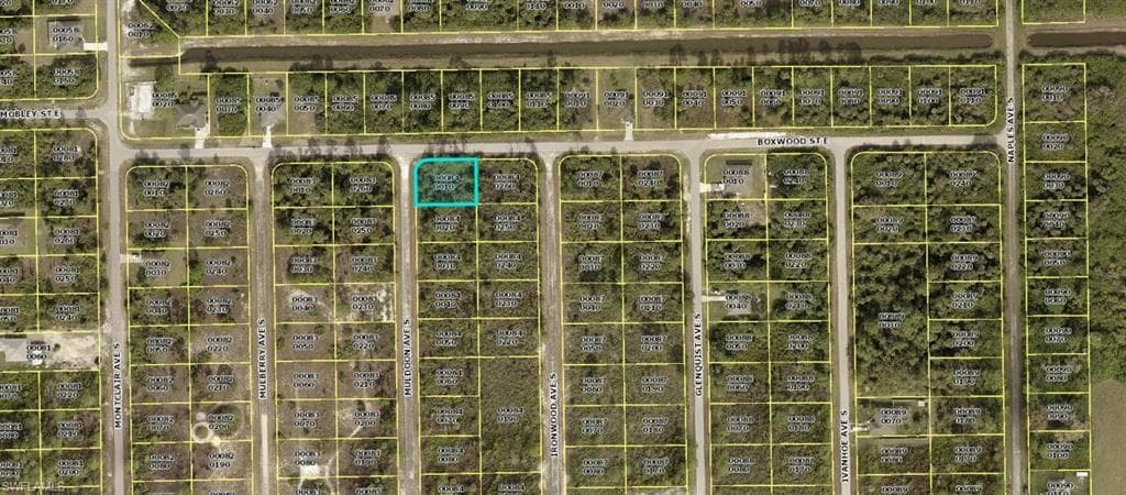 633 Muldoon AVE S LEHIGH ACRES, FL 33974