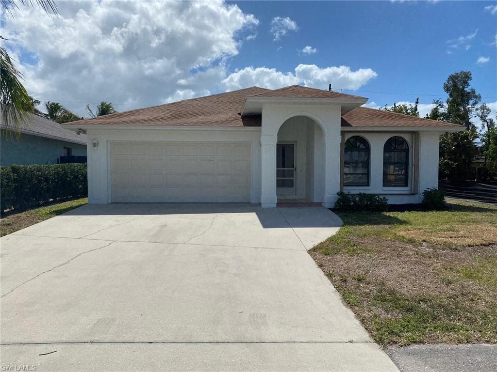 568 111th AVE N NAPLES, FL 34108