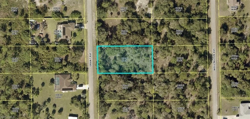 512 Grant AVE LEHIGH ACRES, FL 33972