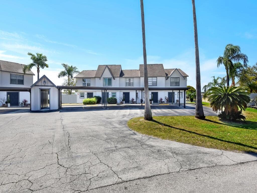 1304 SE 7th ST 107 CAPE CORAL, FL 33990