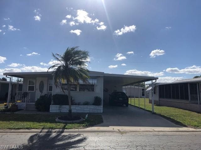 2747 Deerfield DR NORTH FORT MYERS, FL 33917