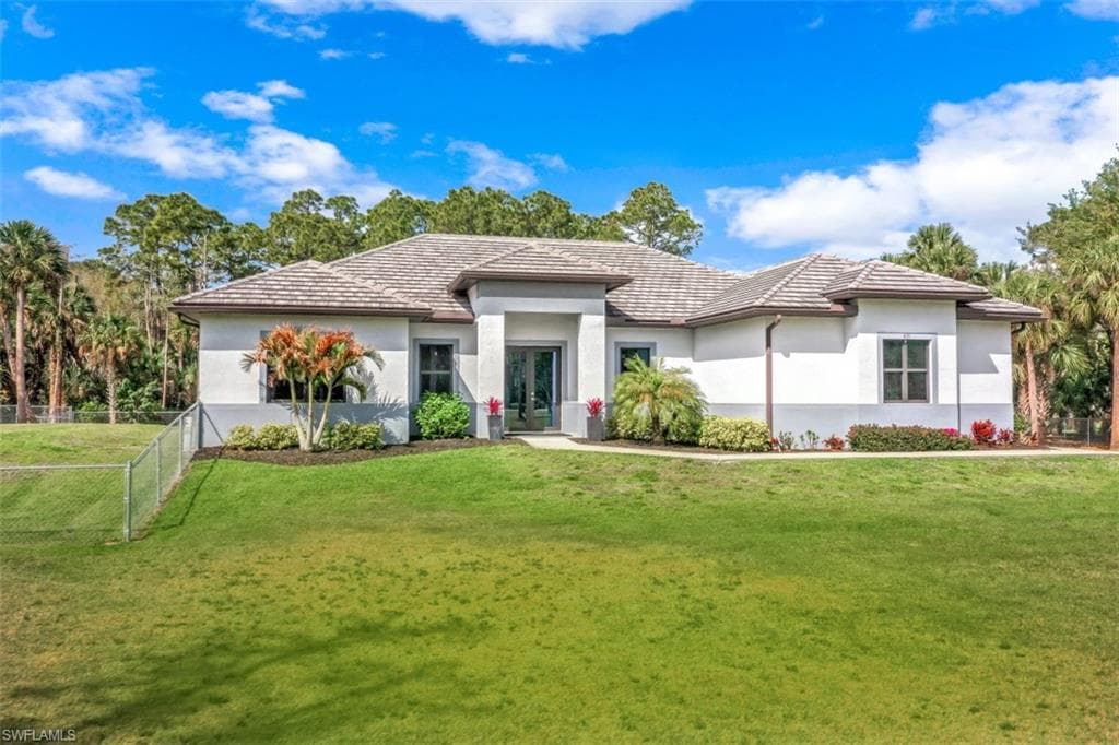 481 7th ST NW NAPLES, FL 34120