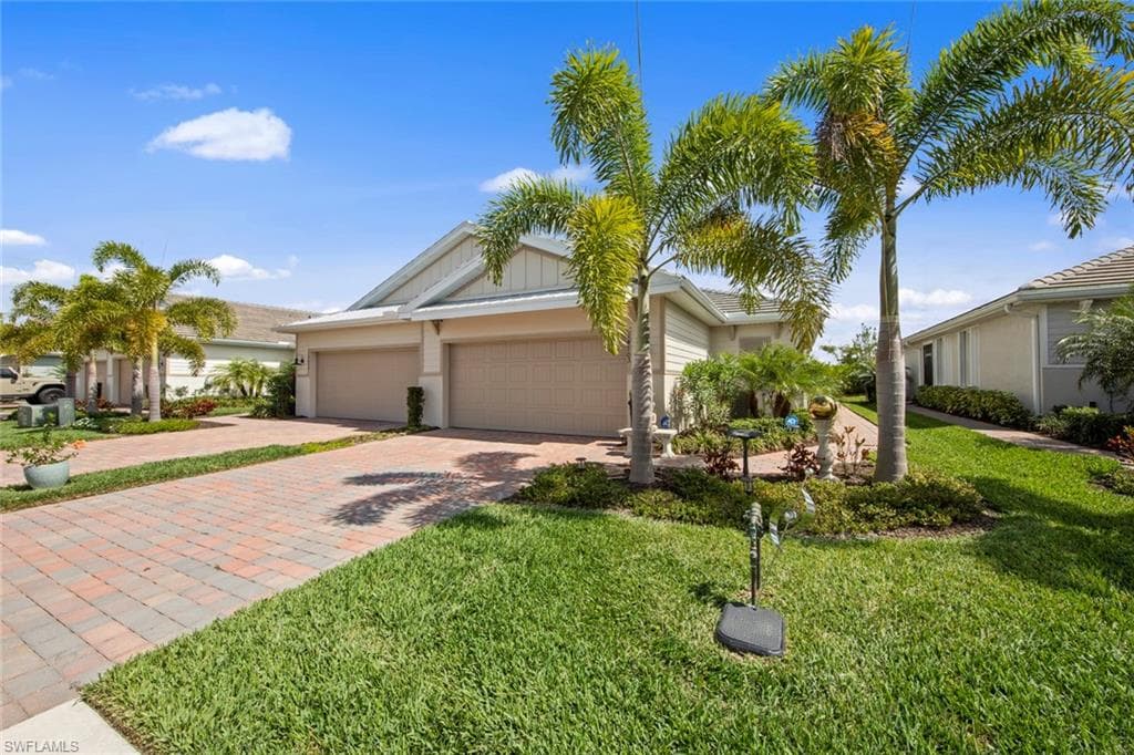 14703 Edgewater CIR NAPLES, FL 34114