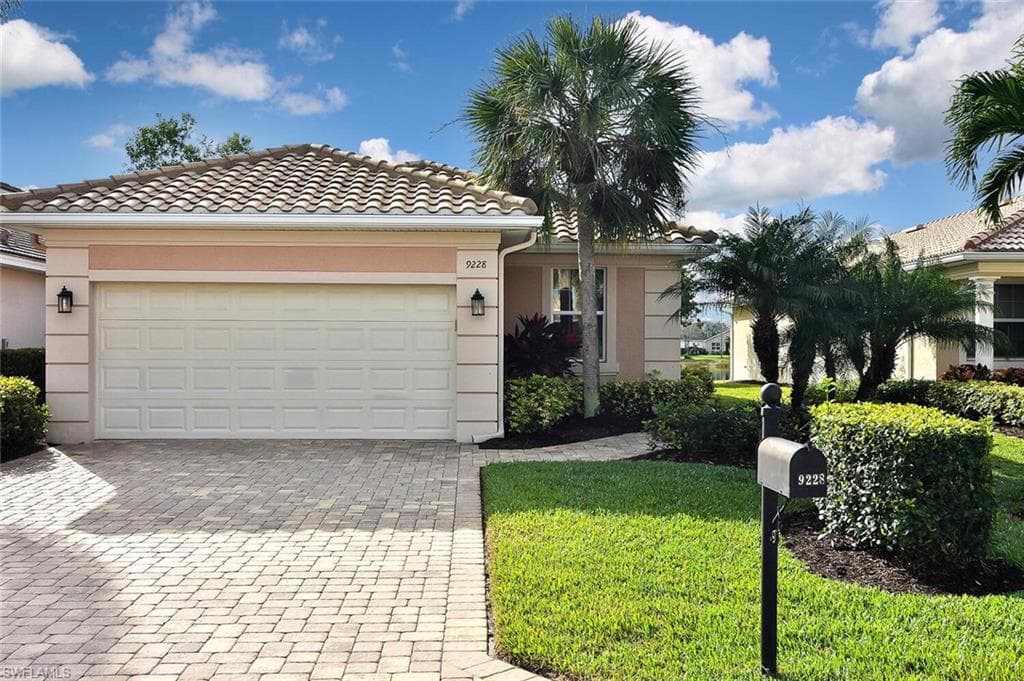 9228 Astonia WAY ESTERO, FL 33967