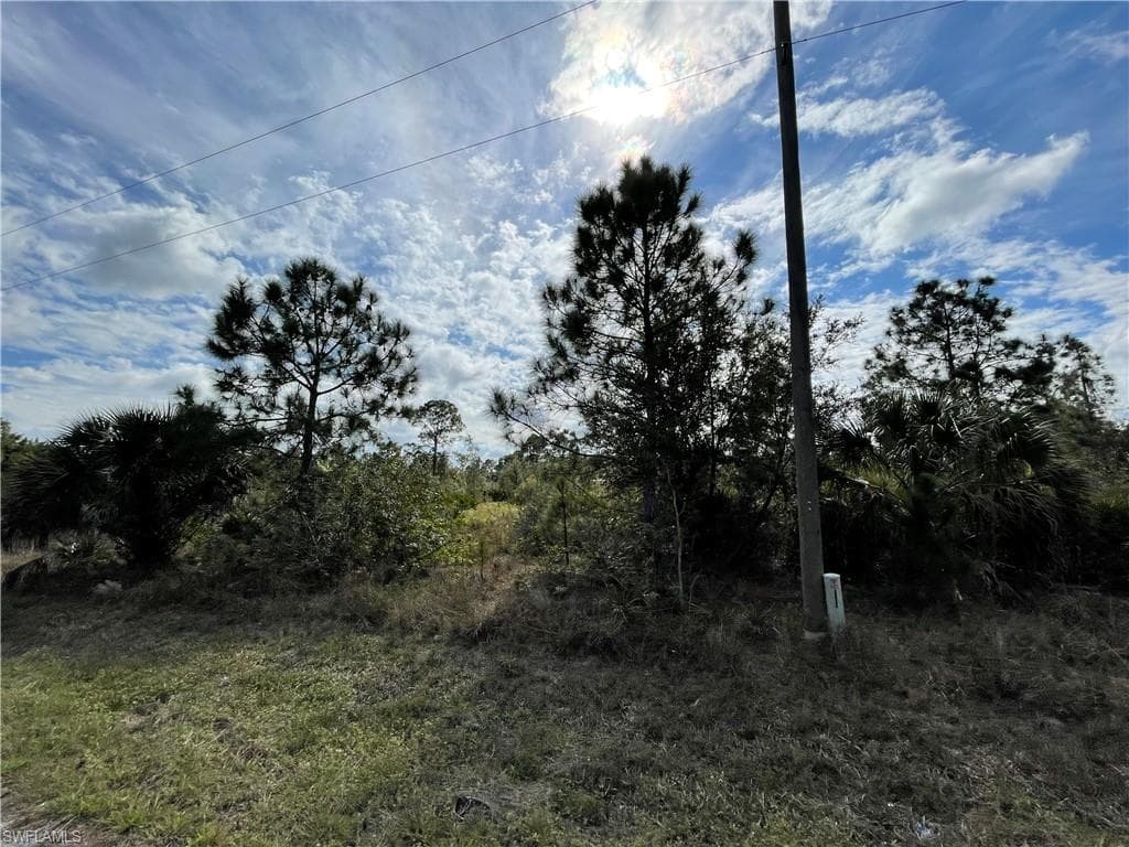 3215 42nd ST W LEHIGH ACRES, FL 33971