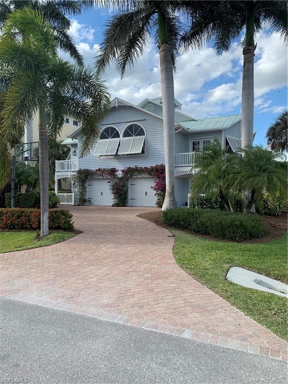 437 Trade Winds AVE NAPLES, FL 34108