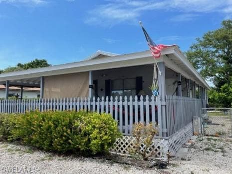 685 107th AVE N NAPLES, FL 34108
