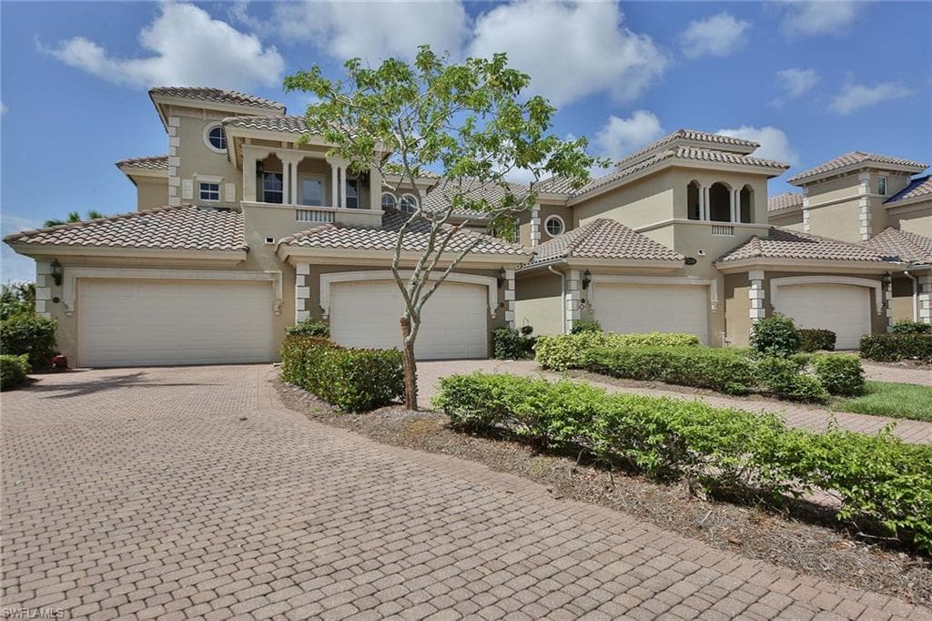 9206 Museo CIR 102 NAPLES, FL 34114
