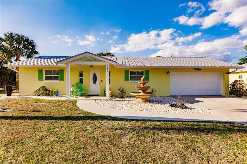 7151 Emily DR FORT MYERS, FL 33908