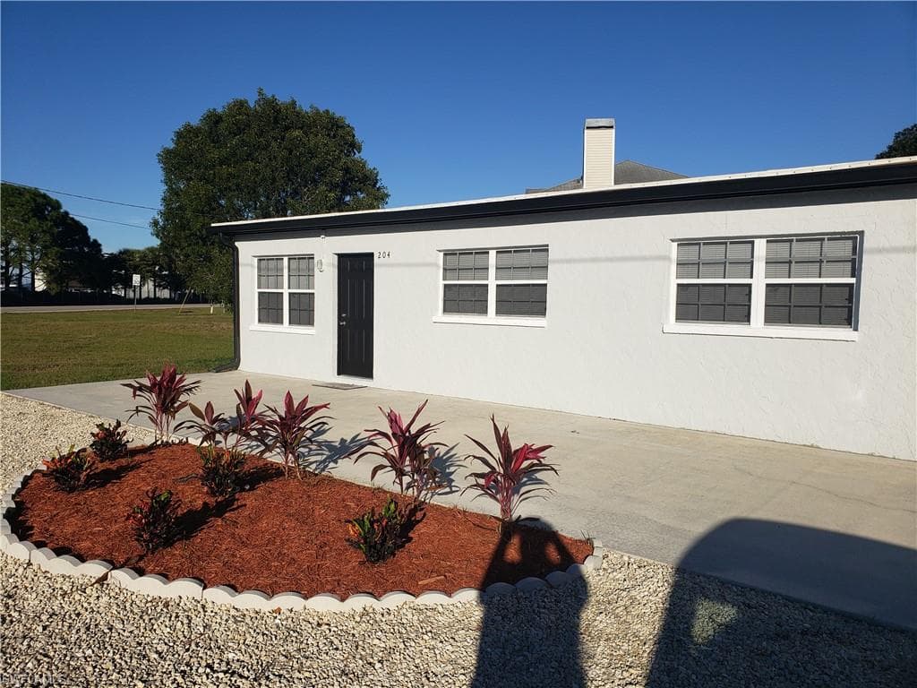 202 1st ST FORT MYERS, FL 33907