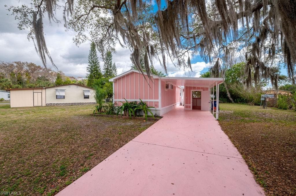 7637 Peyraud DR NORTH FORT MYERS, FL 33917