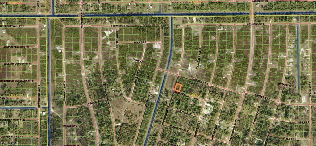 953 Iris ST E LEHIGH ACRES, FL 33974