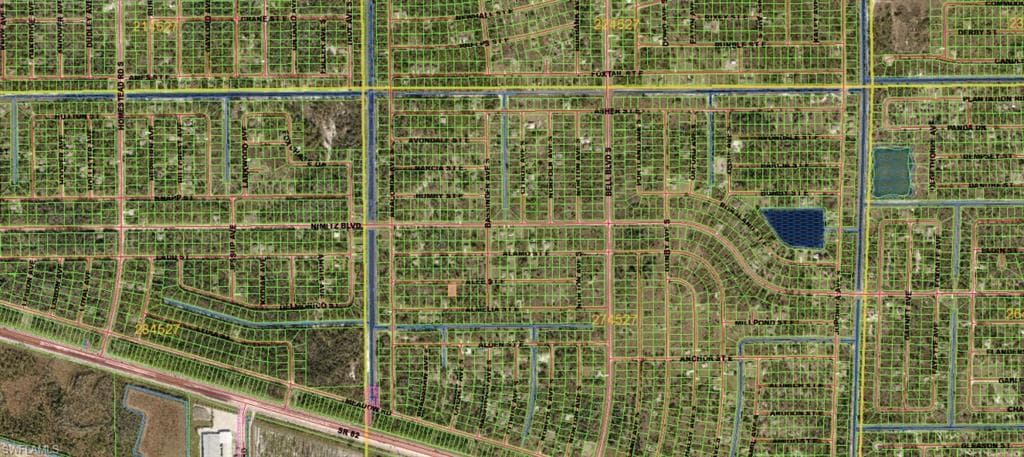 724 Alee ST E LEHIGH ACRES, FL 33974