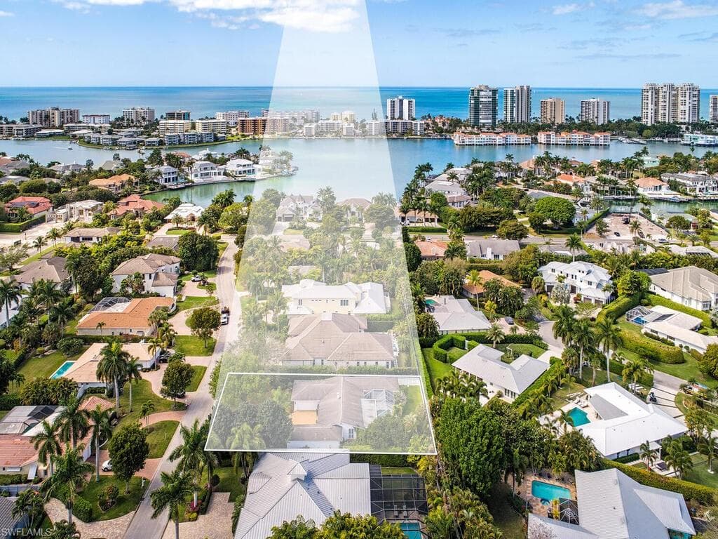 619 Binnacle DR NAPLES, FL 34103