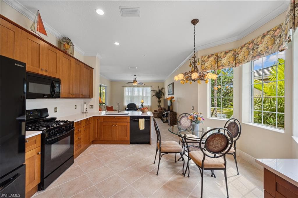 9206 Museo CIR #204 NAPLES, FL 34114
