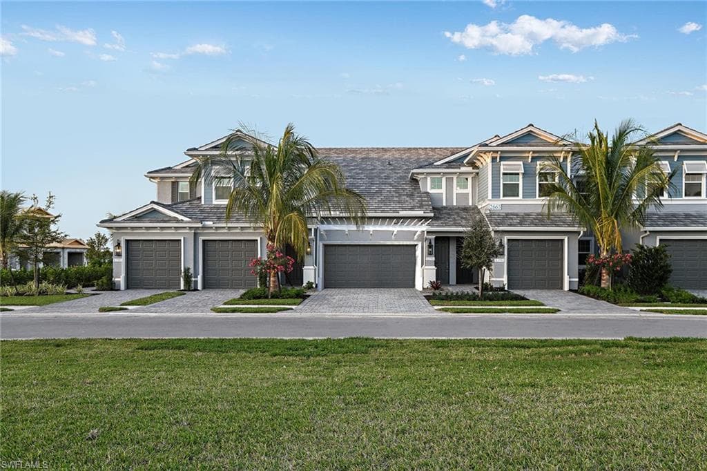 2621 Seychelles CIR 1805 NAPLES, FL 34112