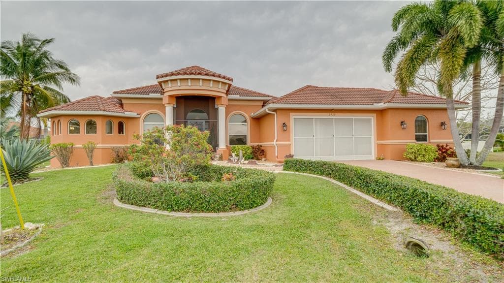 2529 Gleason PKY CAPE CORAL, FL 33914