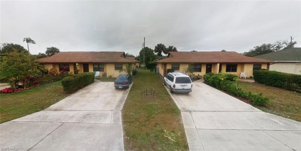 11424/426 Tangerine DR BONITA SPRINGS, FL 34135