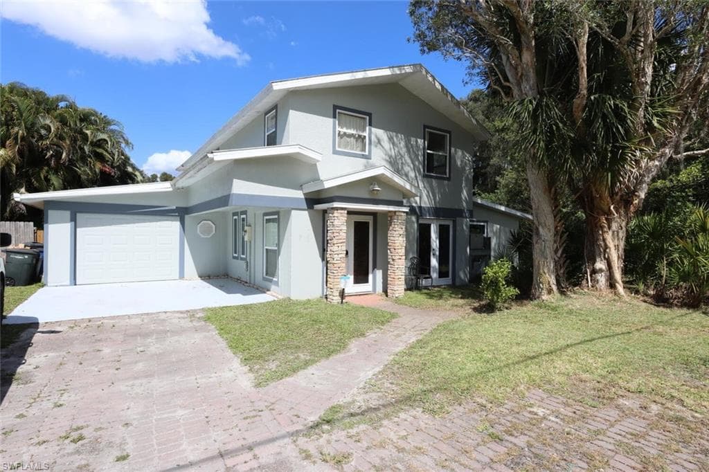7151 Carousel LN FORT MYERS, FL 33966