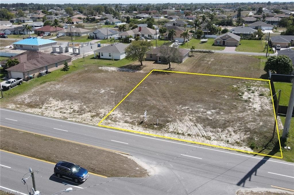 1214 Embers PKY W CAPE CORAL, FL 33993